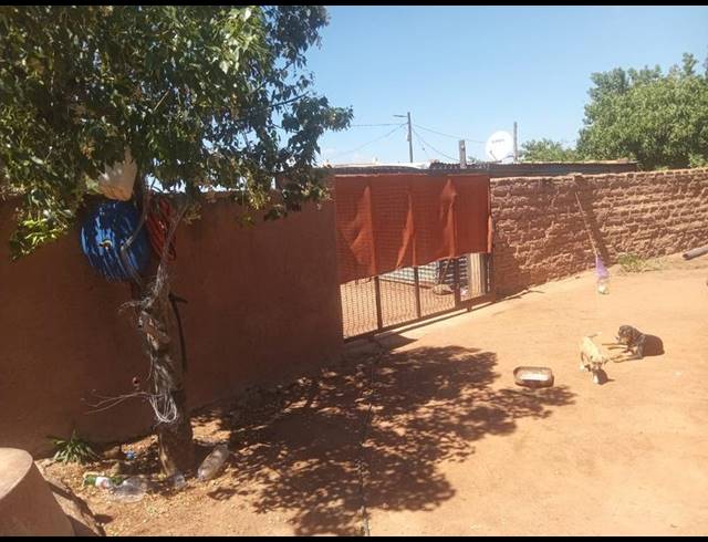 2 BEDROOM HOUSE FOR SALE IN MABOPANE UNIT B